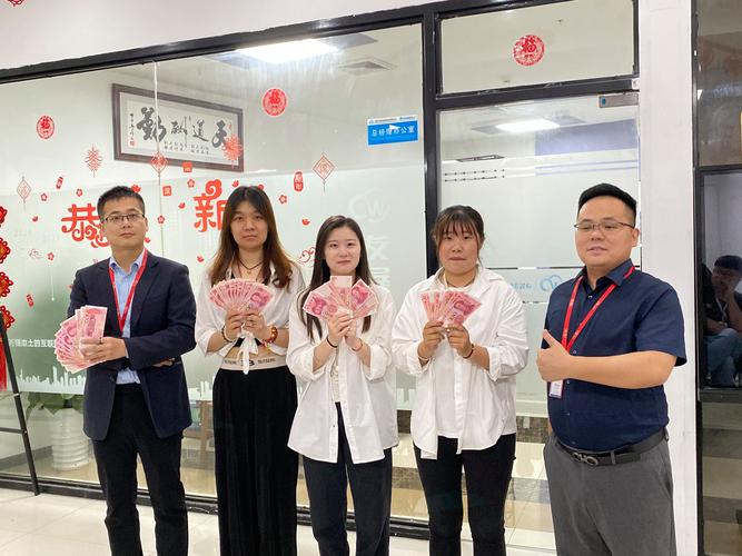 技術(shù)開發(fā)與會(huì)議展覽 驅(qū)動(dòng)計(jì)算機(jī)軟件及輔助設(shè)備行業(yè)創(chuàng)新發(fā)展的雙引擎